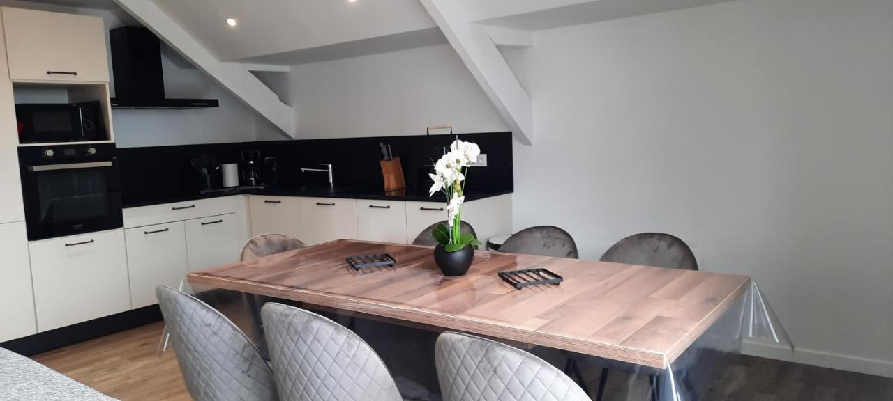 Les Appartements De La B Saint-Benoit-des-Ondes Luaran gambar