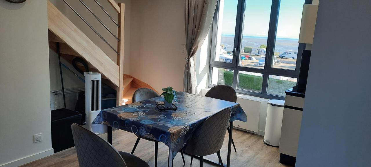Les Appartements De La B Saint-Benoit-des-Ondes Luaran gambar