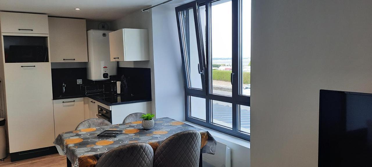 Les Appartements De La B Saint-Benoit-des-Ondes Luaran gambar